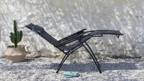 8 Best Zero Gravity Chairs for Backyard Relaxation and Comfort Lounging in 2025